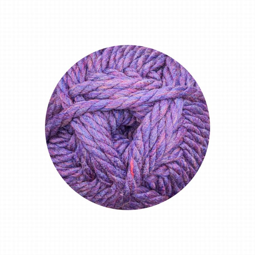 90045F766.jpg MEGA CHUNKY SOLID 300G-MULBERRY - Image 1